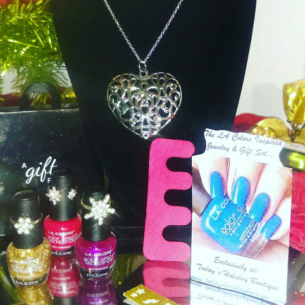 The Hearts Necklace LA Colors Gift Set!